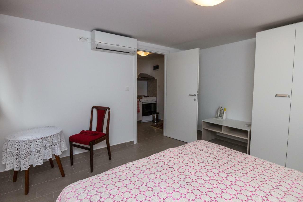 Apartment Nada Medveja 洛夫兰 外观 照片