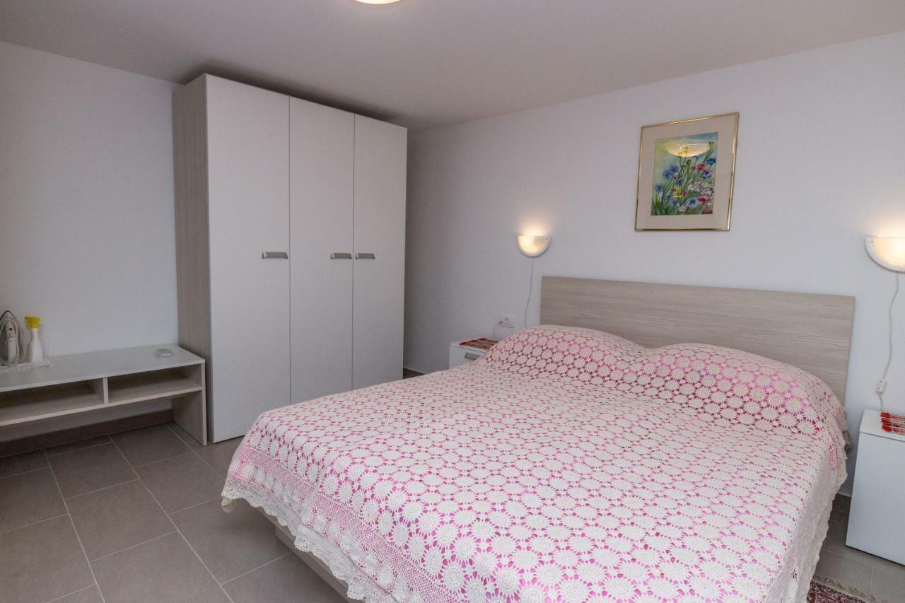 Apartment Nada Medveja 洛夫兰 外观 照片
